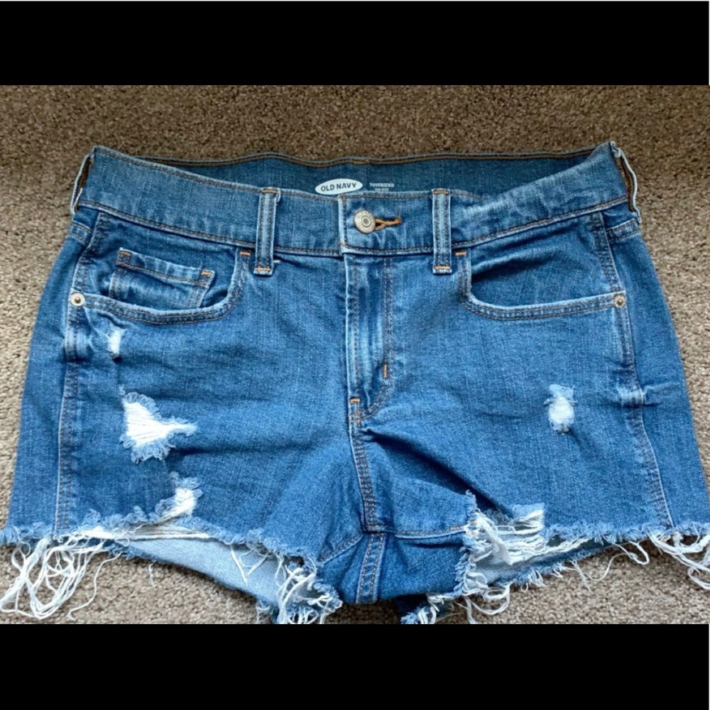 Ripped denim boyfriend short